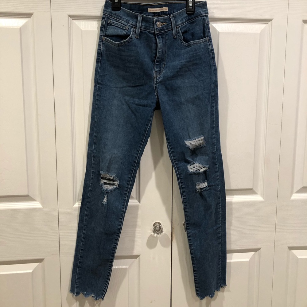 Levi’s 720 high rise cropped jeans